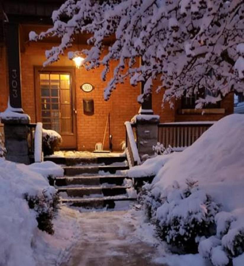 Ashbury House Bed & Breakfast Оттава Экстерьер фото